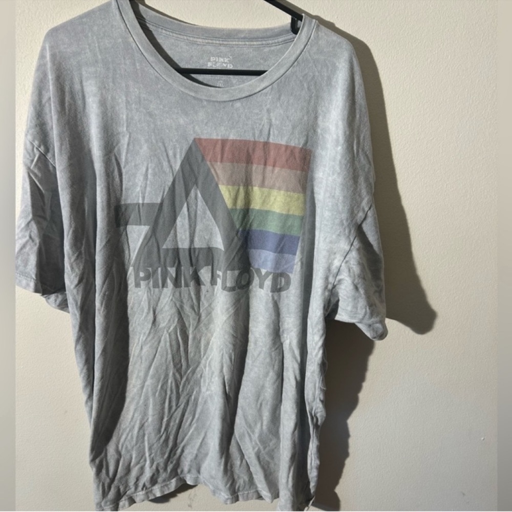 Pink Floyd men’s size 2xl short sleeve distressed band tee
